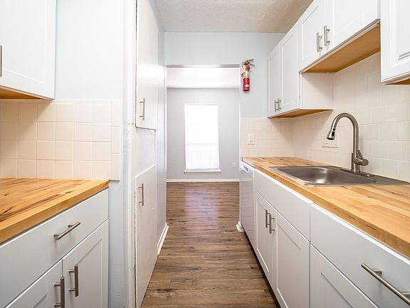 2nd image of 1505 N West St #735e438db