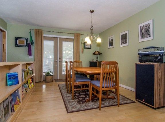 2nd image of 672 N Wall St