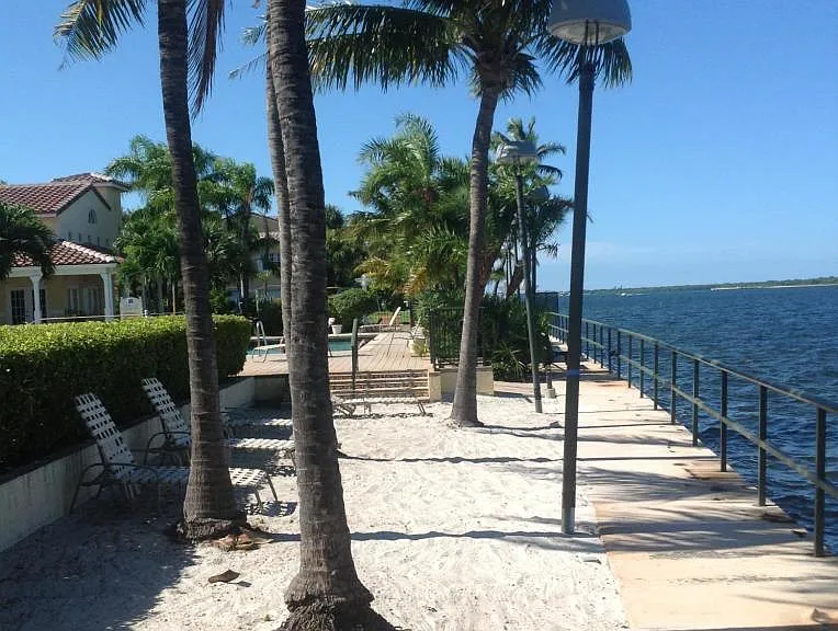 1045 Lake Shore Dr #206 — Photo 12