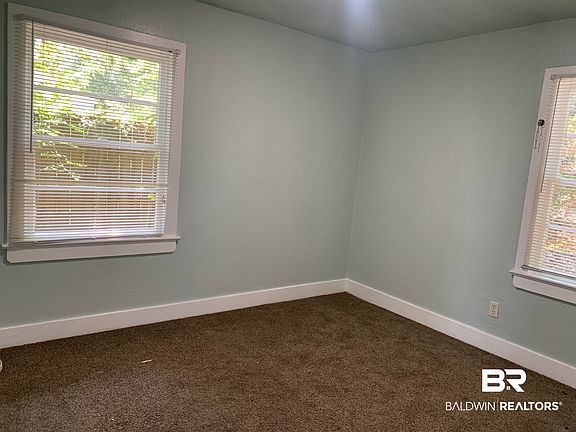 4th image of 2057 Faye St