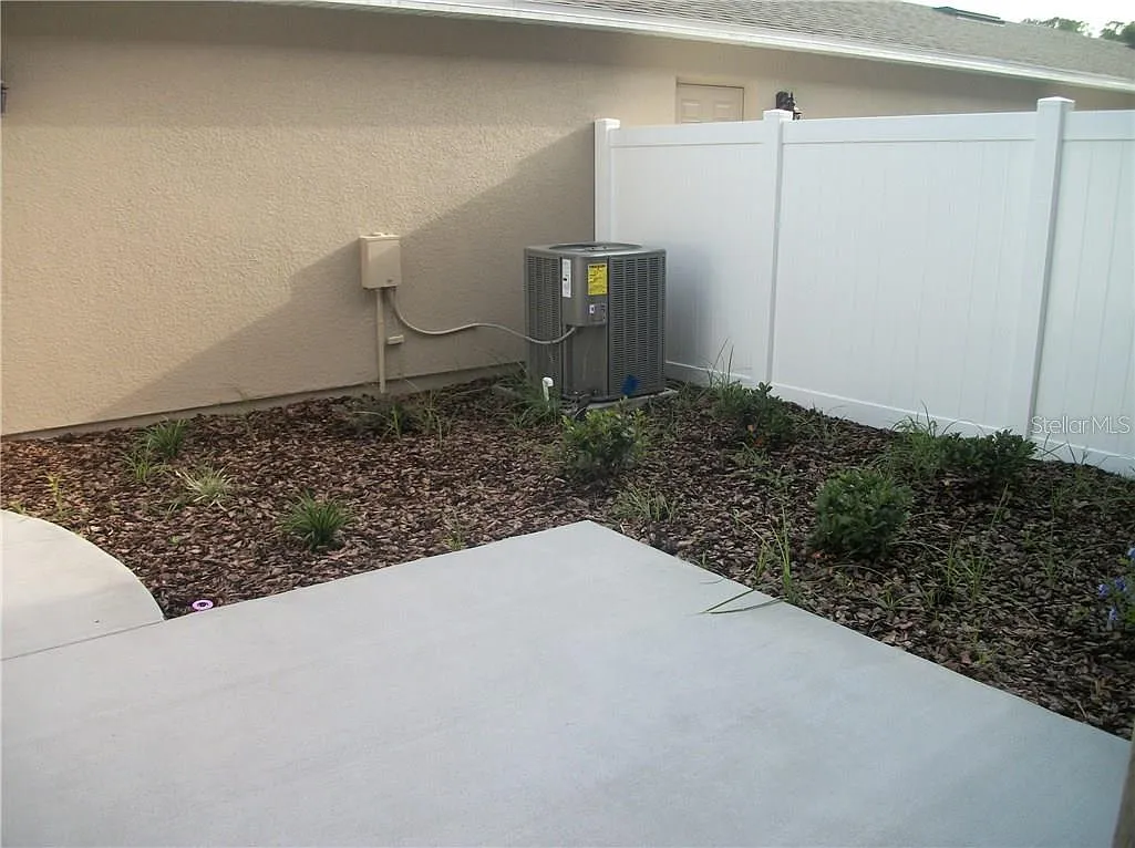 3 bed, 2.5 bath, 1480 sqft, $2,600 — Photo 3