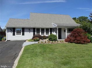 75 Indian Red Rd, Levittown, PA 19057