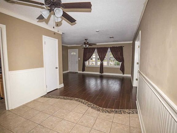 3rd image of 9 Linda St