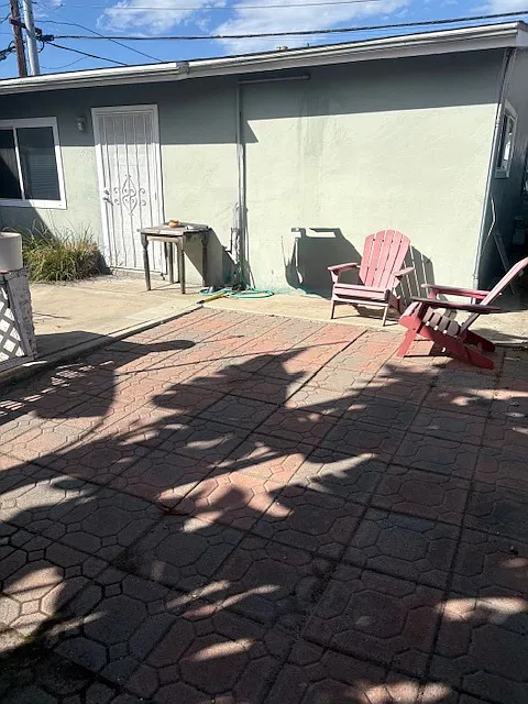 2 bed, 800 sqft, $2,000 — Photo 2