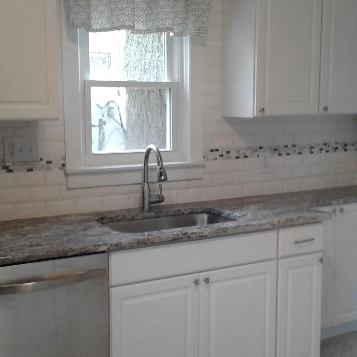 4 bed, 1400 sqft, $2,400 — Photo 4