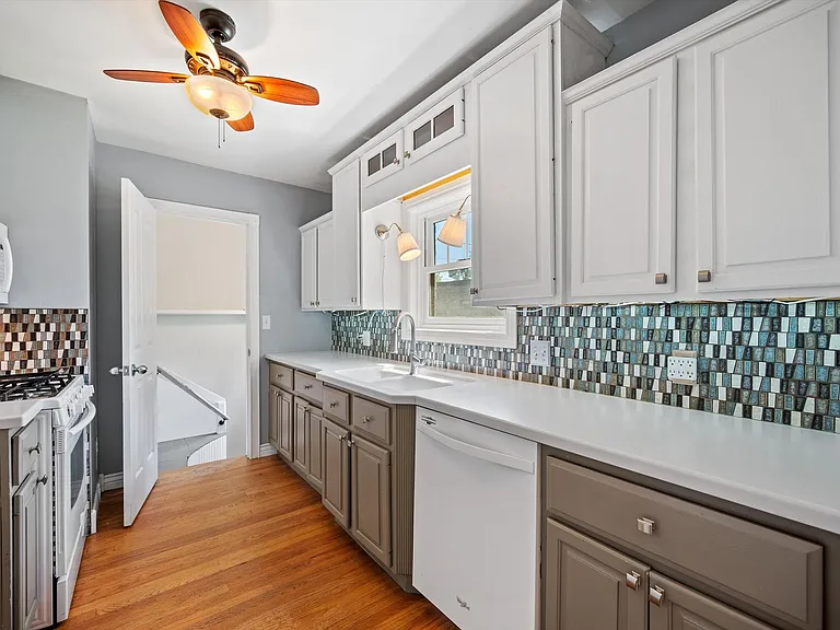 1644 S Grant St — Photo 10