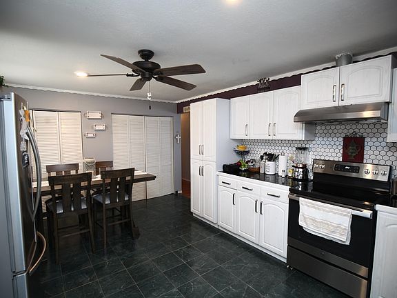 3rd image of 1406 Liberty Dr