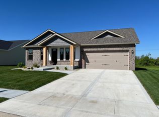3645 Justine Dr, Pontoon Beach, IL 62040