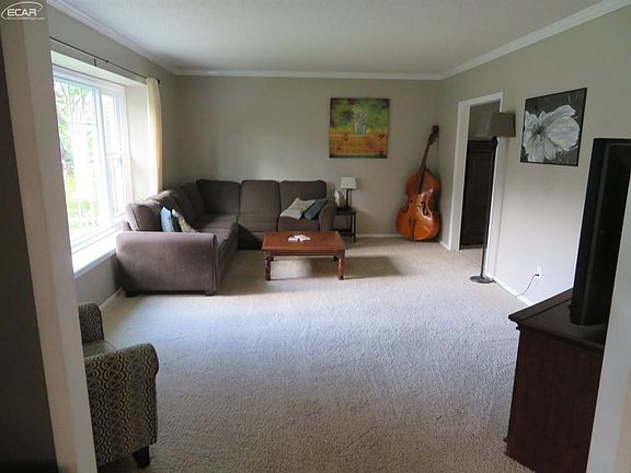 2nd image of 8181 Manchester Dr