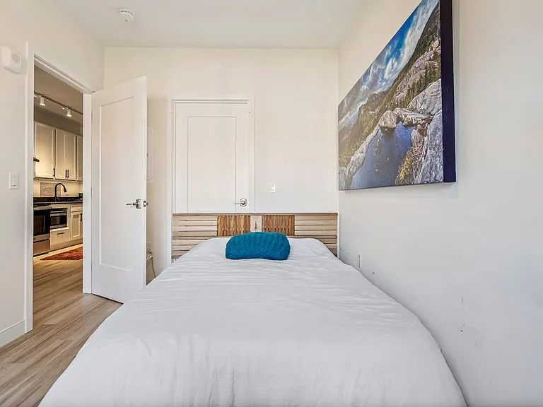 The Sandpiper Residences — Photo 35