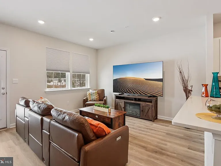1138 Martin Rd — Photo 4