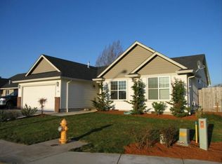 794 Arrow Leaf Pl, Harrisburg, OR 97446