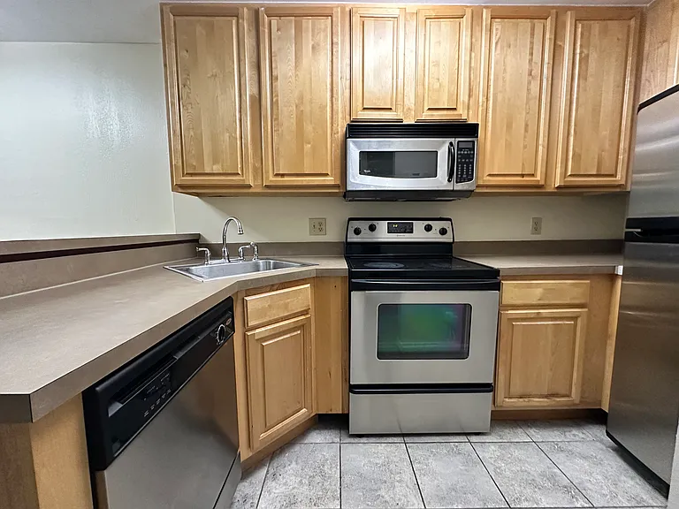 6004 Westgate Dr #6004 — Photo 2