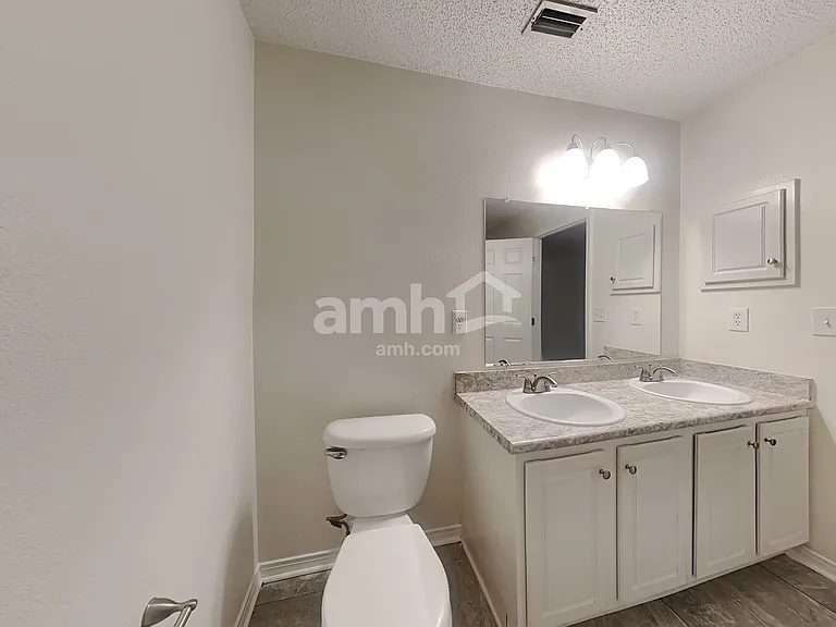 2326 Creekfront Dr — Photo 12