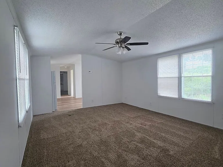 1018 Jacks Dr — Photo 5