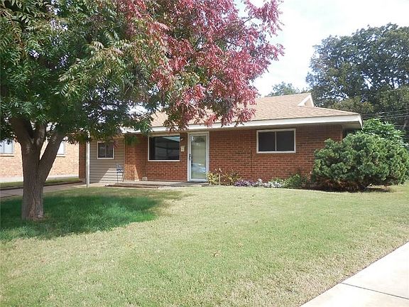 3rd image of 4832 SE 25th Ter