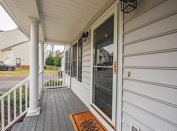 4th image of 9744 Willow Glen Ln