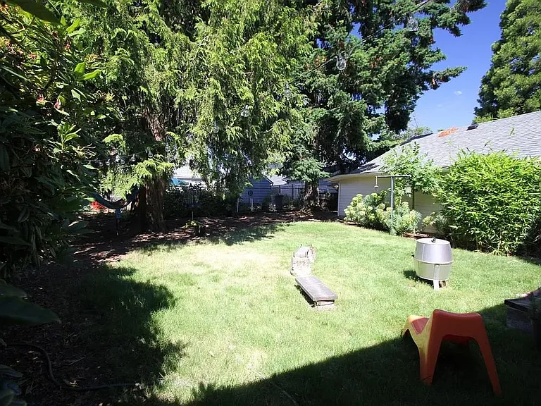 7333 N Fenwick Ave #A — Photo 15