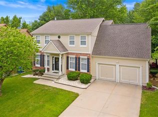 9013 W 125th Ter, Overland Park, KS 66213