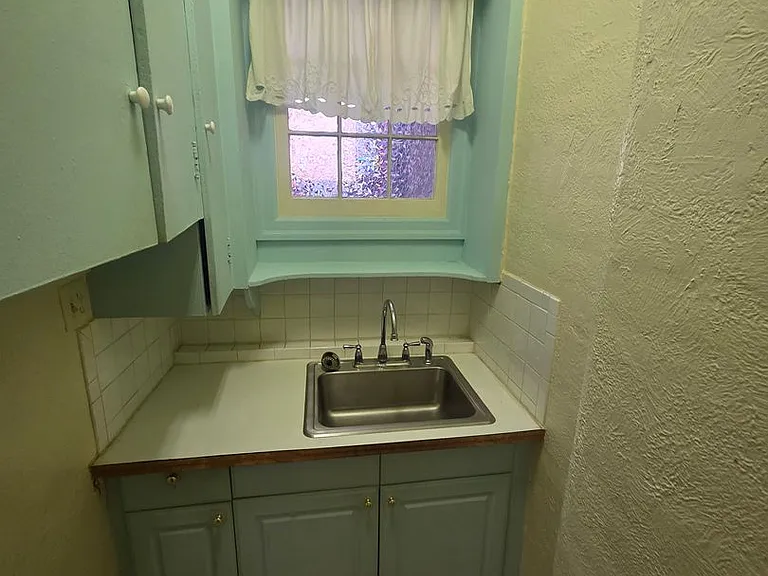 834 N Clarkson St — Photo 10