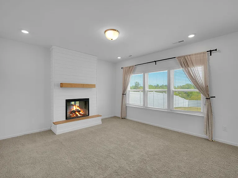 1224 Maxwell Ct — Photo 8