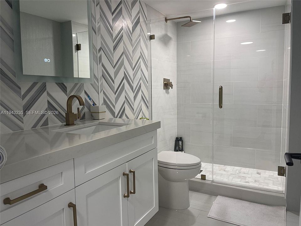 1st image of 2555 Collins Ave APT 1409
