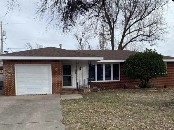 1210 Roosevelt St, Great Bend, KS 67530