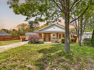 50 Clarence St, Belleville, MI 48111
