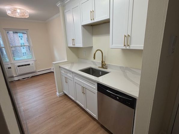 37 Balance Rock Rd APT 12