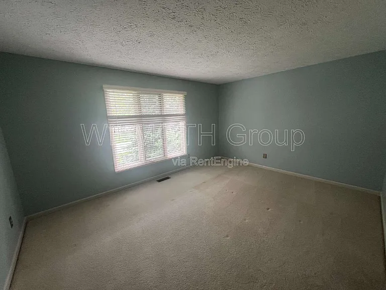 12748 Limberlost Dr — Photo 32