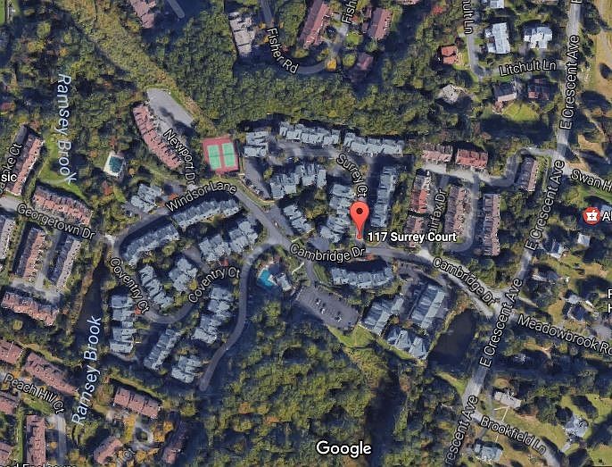 1st image of 117 Surrey Ct