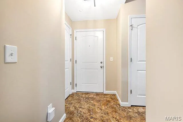 115 Saint James Ct — Photo 3