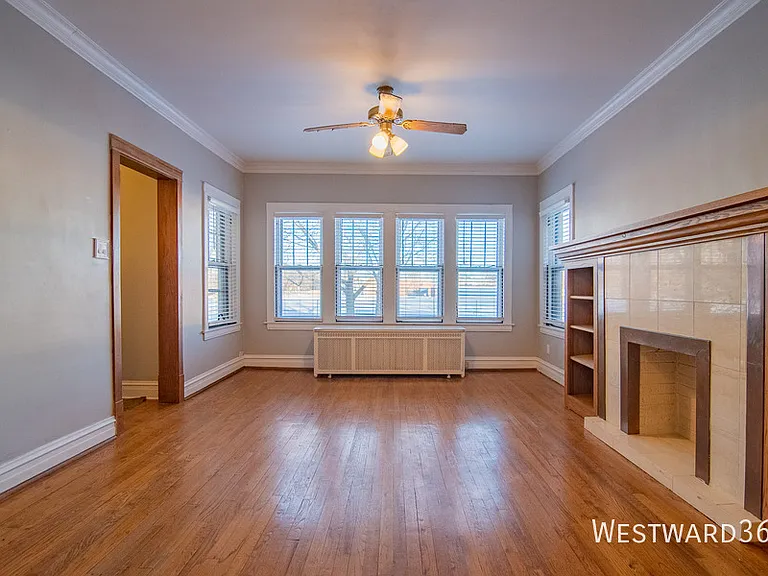 4246 N Menard Ave — Photo 2