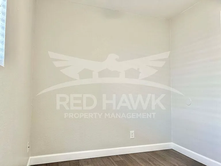 281 S California St — Photo 20
