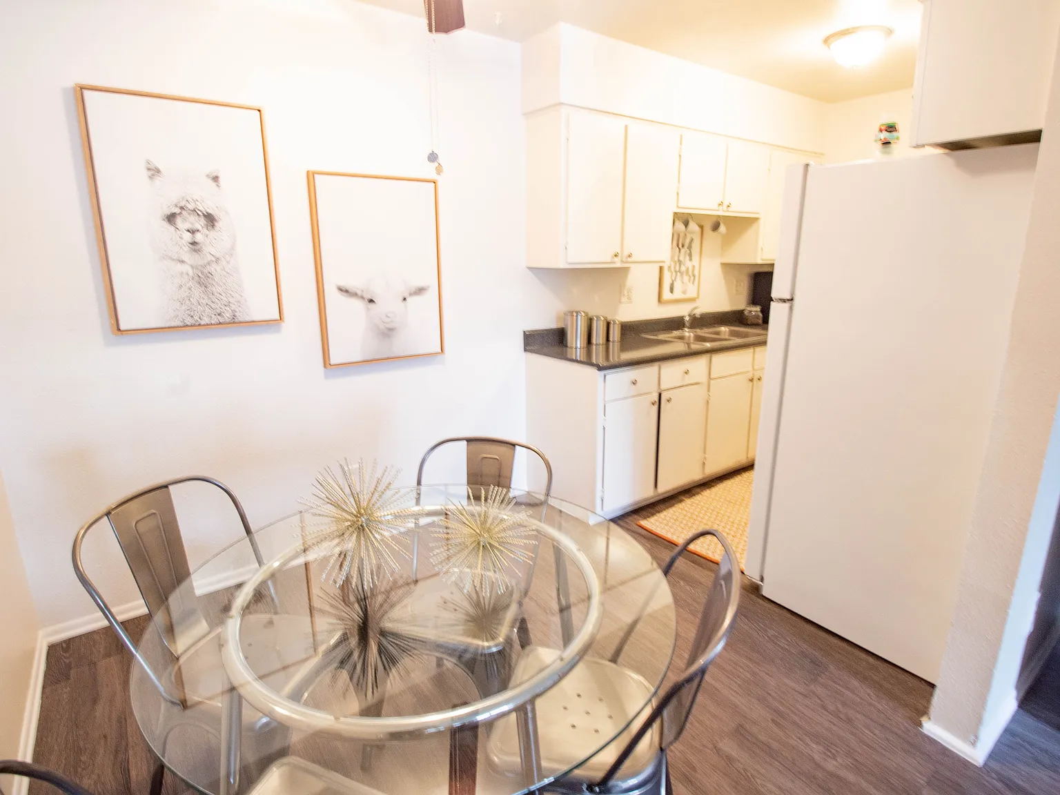 Z53 Apartments — Photo 3