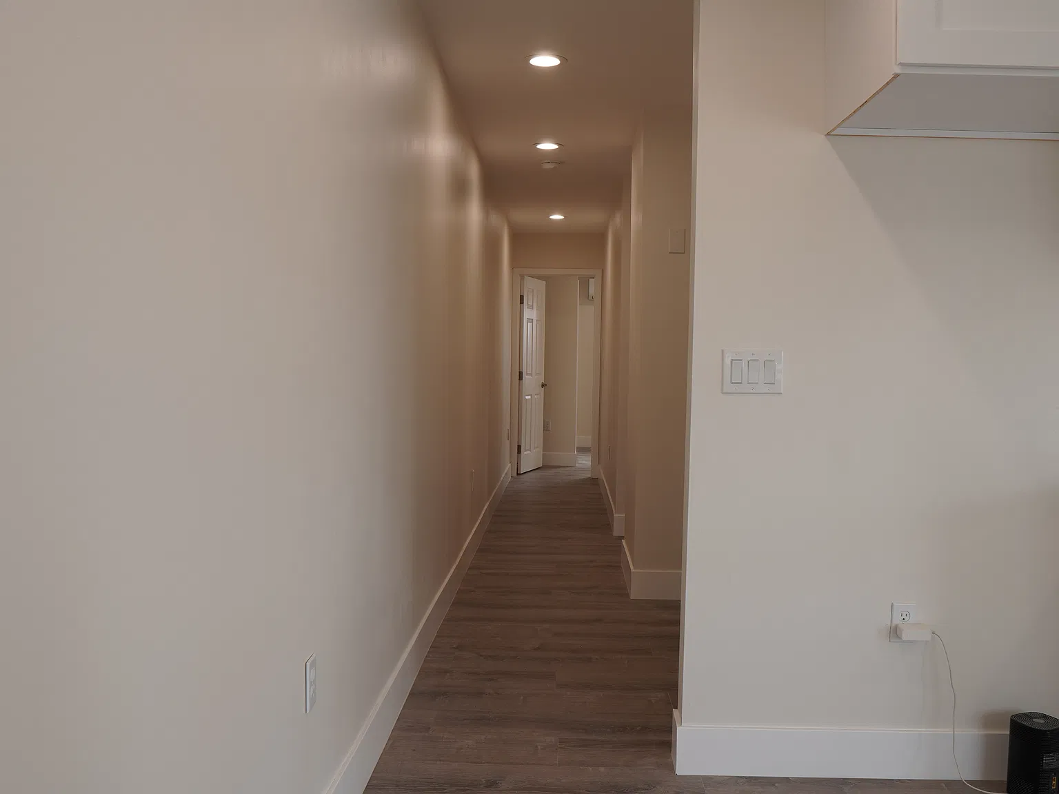 3 bed, 1075 sqft, $3,650 — Photo 3