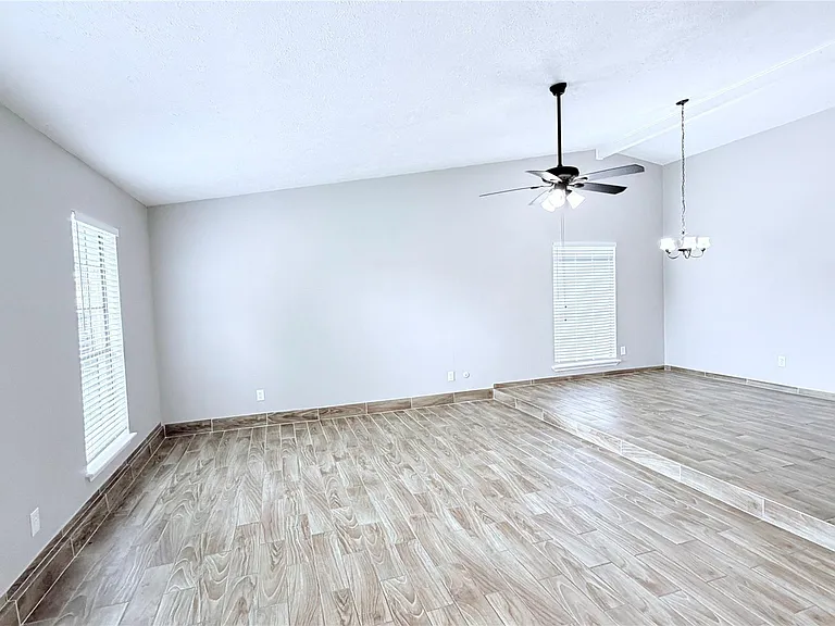 15507 Mira Monte Dr — Photo 3