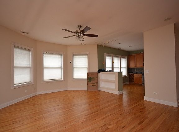 3rd image of 6818 N Ashland Blvd #4