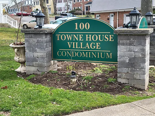 100 Towne House Vlg #805 Photo 1