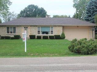 W147N4831 Dolphin Dr, Menomonee Falls, WI 53051