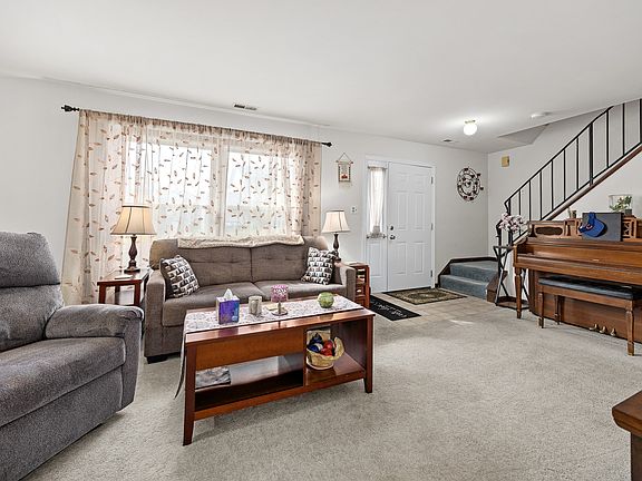 5th image of 437 Wright Ct