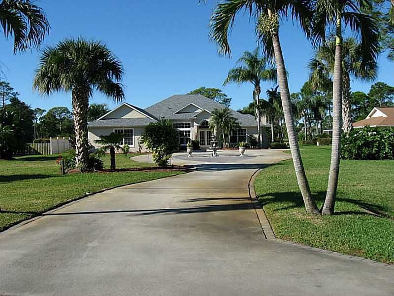 1st image of 5109 Deer Run Dr