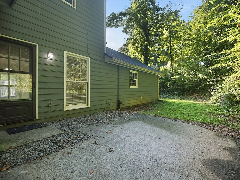 2407 Hembree Station Ct — Photo 35