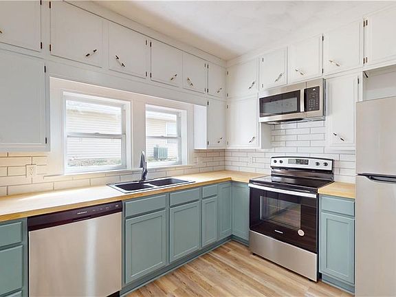 4th image of 609 W Lee St