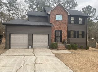 3300 Estate Lake Dr, Fairburn, GA 30213