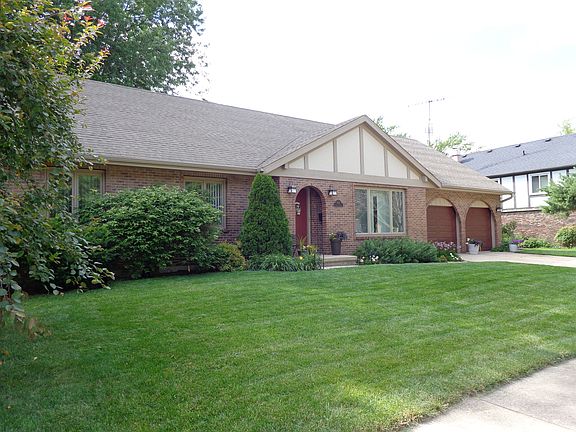 2nd image of 1627 Sleepy Hollow Ln