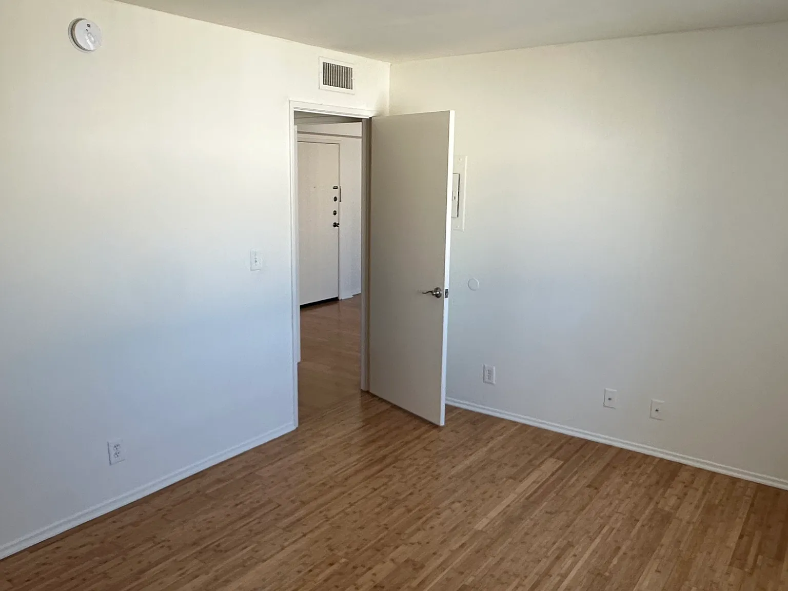 1 bed, 750 sqft, $2,495 — Photo 4