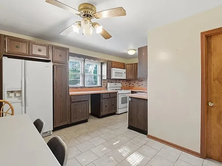 8204 Austin Ave — Photo 7