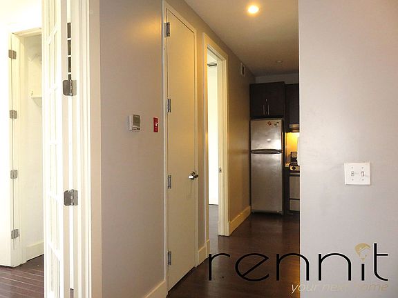3rd image of 309 Tompkins Ave APT 2a