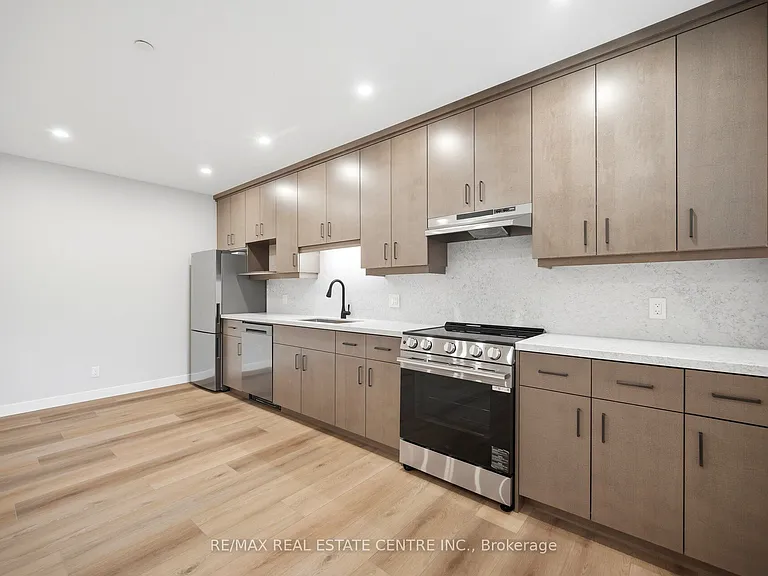 3 Zina St #2 — Photo 6